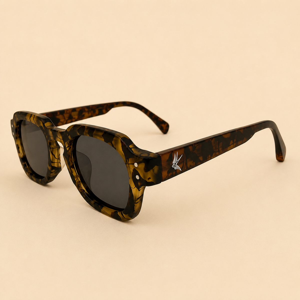Les lunettes de soleil ovales sans cadre
