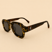 Les lunettes de soleil ovales sans cadre