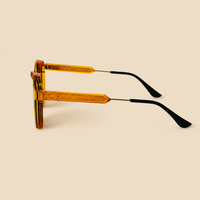 Las gafas de sol clásicas amarillas de Miami